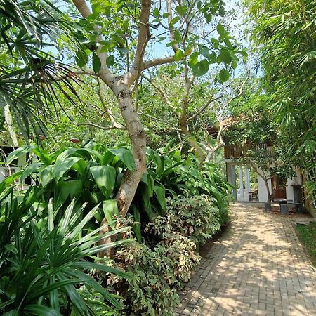 Villa Arana Bentota Exterior photo